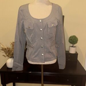 Luciano Dante light grey snap front blazer. Size 10.